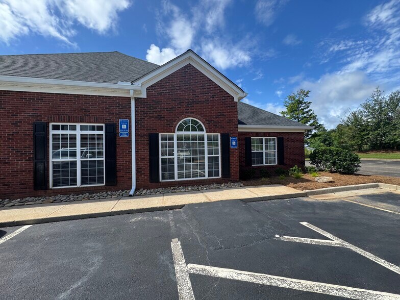 More Photos Of 360 Corporate Center Ct, Stockbridge Office For Lease