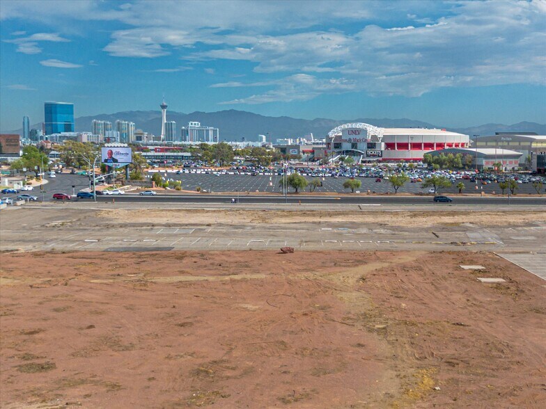 More Photos Of 851 E Tropicana Ave, Las Vegas Land For Sale
