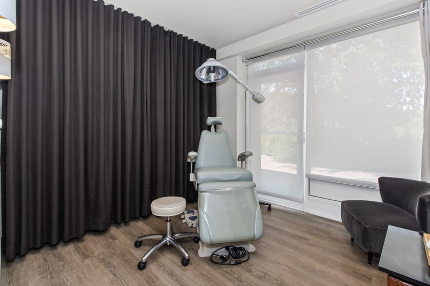 More Photos Of 2300 Chestnut Ave, Glenview Apartments For Sale