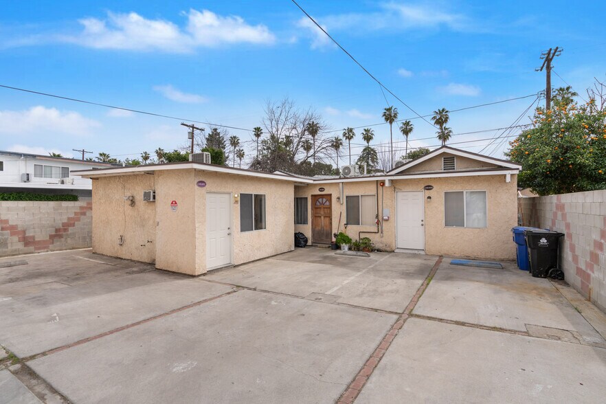 More Photos Of 14646 Kittridge St, Van Nuys Apartments For Sale