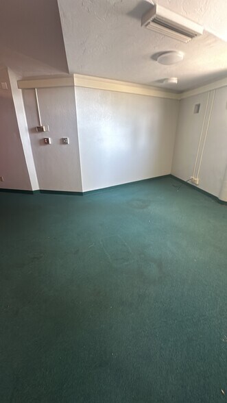More Photos Of 316 W F St, Oakdale Storefront Retail Office For Sale