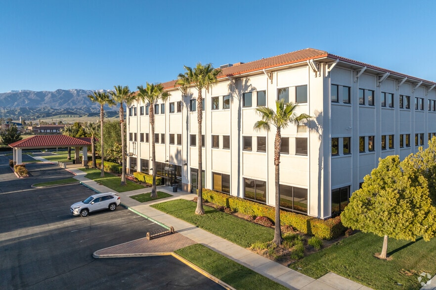 Primary Photo Of 81 S Highland Springs Ave, Beaumont Medical For Lease