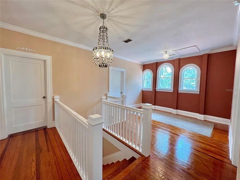 More Photos Of 725 W Central Ave, Winter Haven Office Residential For Lease