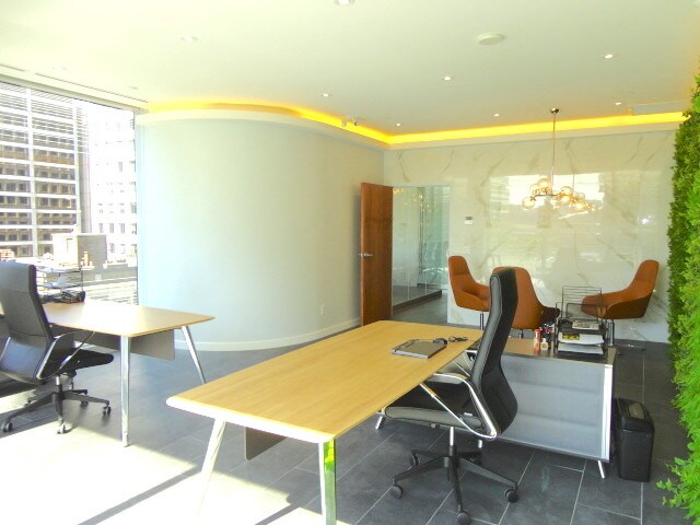 More Photos Of 7 St. Thomas St, Toronto Medical For Sale