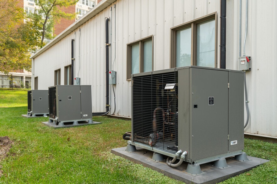 More Photos Of 4440 Walker Blvd, Knoxville Flex For Sale