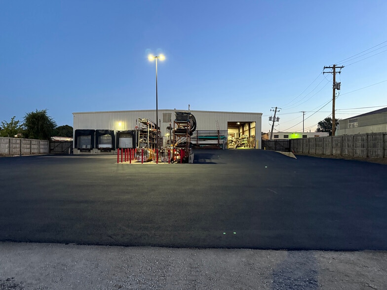 More Photos Of 1725 Weld Rd, Elgin Warehouse For Sale