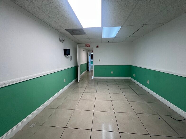 More Photos Of 4445 W 16th Ave, Hialeah Office Residential For Lease