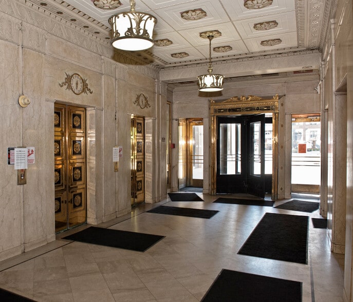 More Photos Of 6 W Federal St, Youngstown Office For Sale