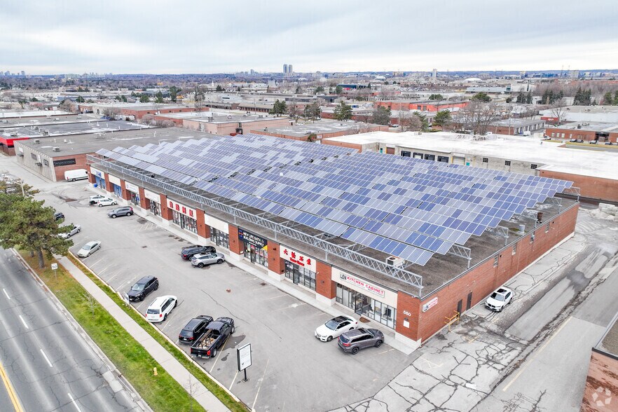 More Photos Of 560 Denison St, Markham Warehouse For Lease