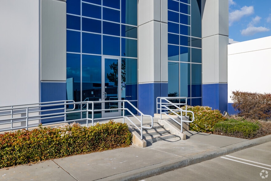 More Photos Of 22705 Newhope St, Moreno Valley Distribution For Lease