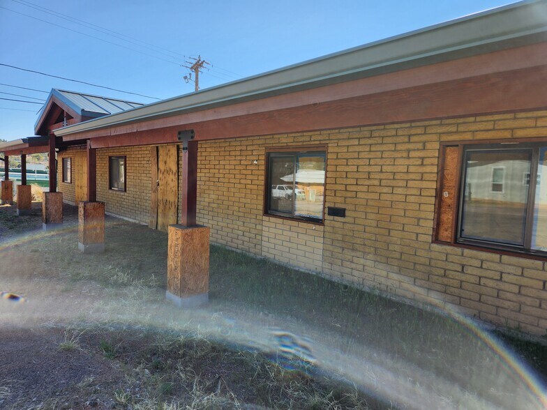 More Photos Of 704 S Meadow St, Payson Office For Sale