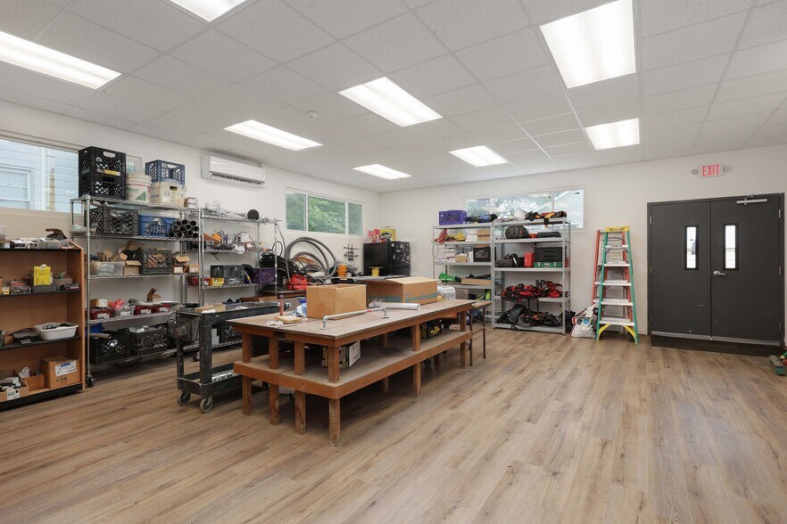 More Photos Of 215 Washington Rd, Sayreville Storefront Retail Residential For Lease