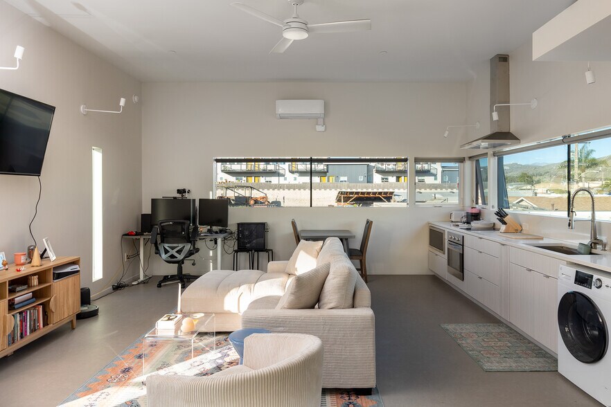 More Photos Of 161 N Garden St, Ventura Apartments For Sale