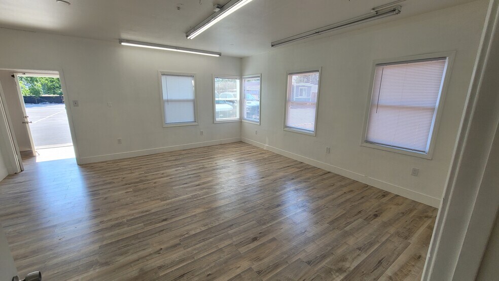 More Photos Of 3177 Guerneville Rd, Santa Rosa Office For Lease