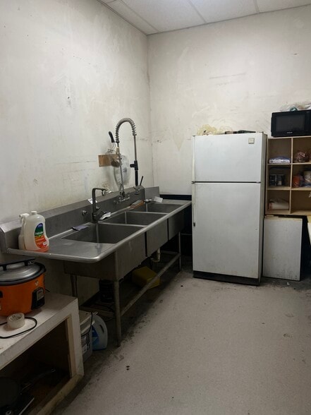 More Photos Of 4644 Industry Center Dr, Las Vegas Distribution For Sale
