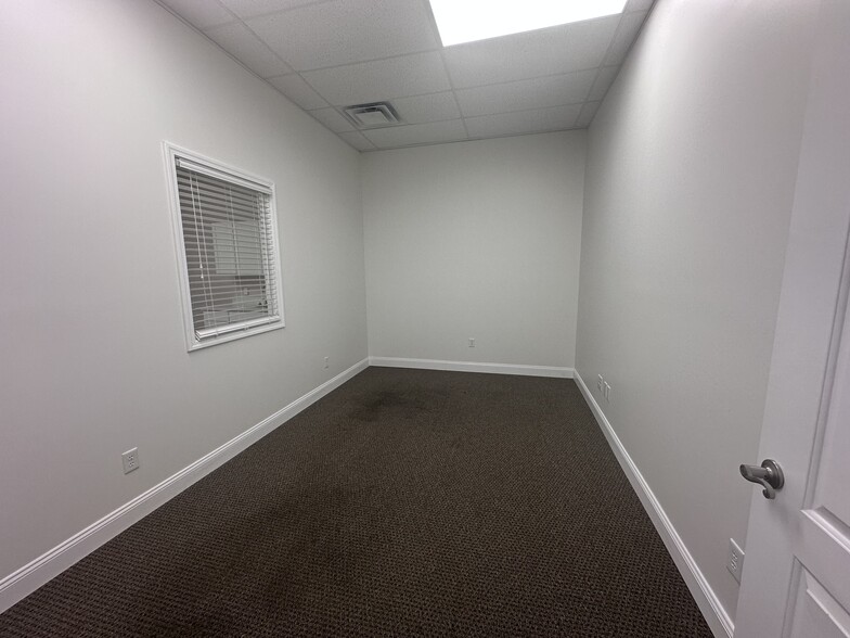 More Photos Of 496 N Town Center Rd, Mooresville Medical For Lease