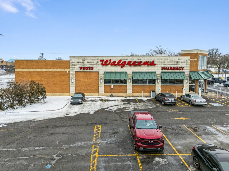 More Photos Of 104 Hwy 52 W, Portland Drugstore For Sale