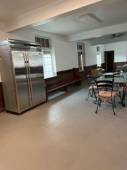 More Photos Of 315 N Sierra Nevada St, Stockton Religious Facility For Lease