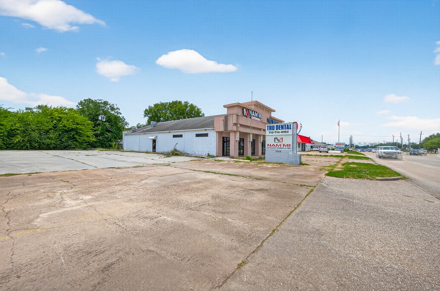 More Photos Of 7006 Spencer Hwy, Pasadena Freestanding For Sale