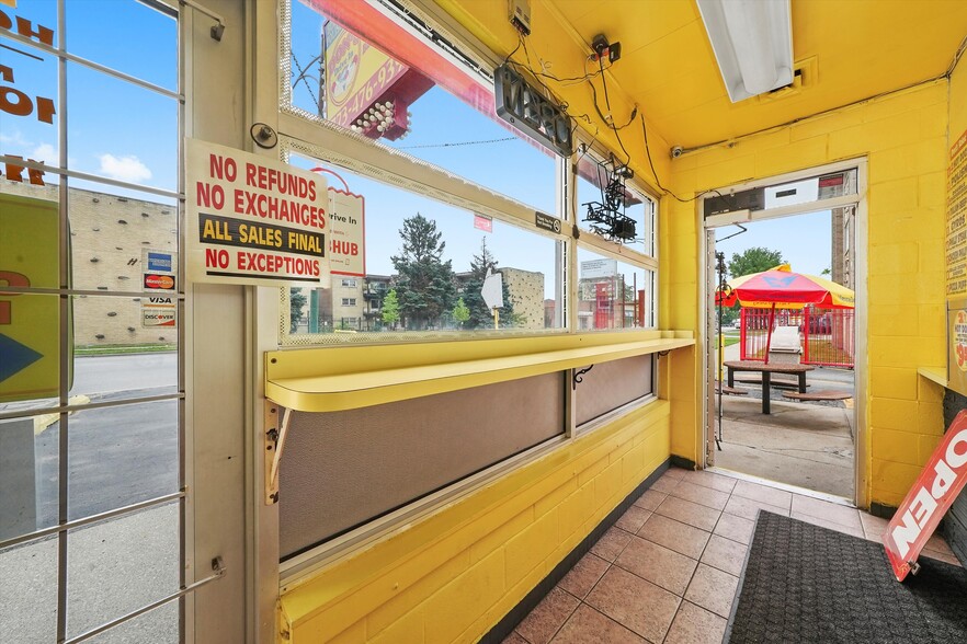More Photos Of 7748 S Kedzie Ave, Chicago Fast Food For Sale