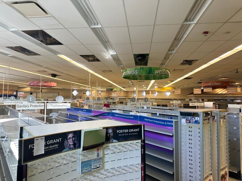 More Photos Of 4813 W Mercury Blvd, Hampton Drugstore For Sale