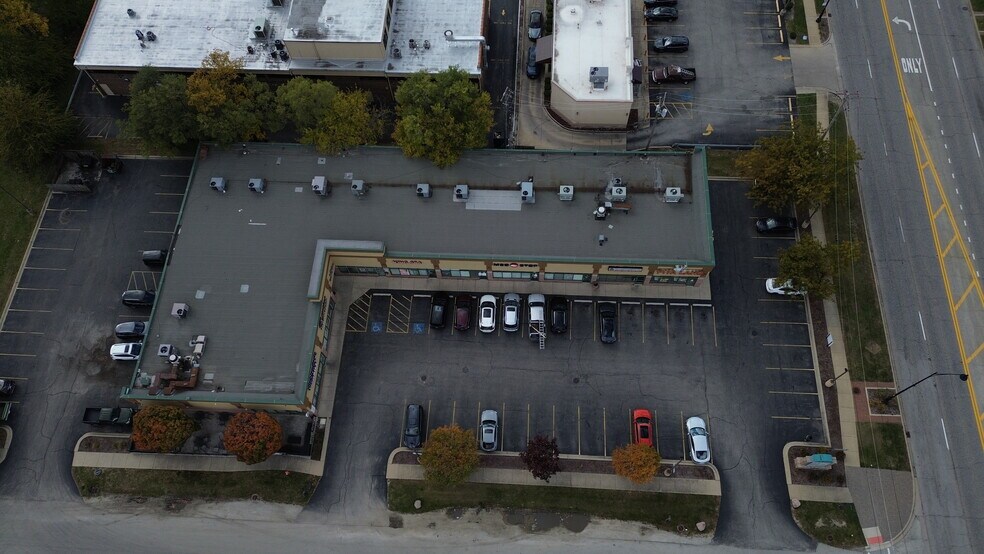 More Photos Of 7831 W 95th St, Hickory Hills Unknown For Lease