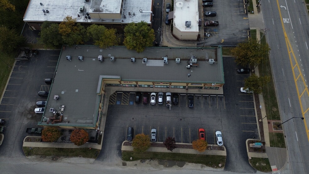 More Photos Of 7831 W 95th St, Hickory Hills Unknown For Lease