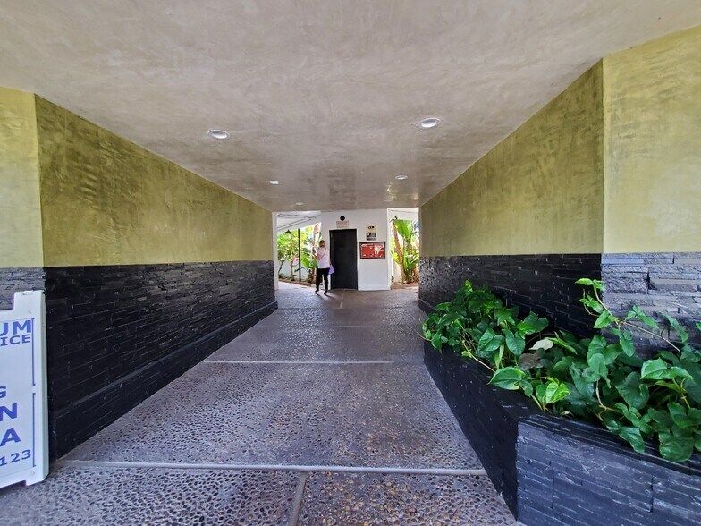 More Photos Of 5301 Laurel Canyon Blvd, North Hollywood Office Residential For Lease