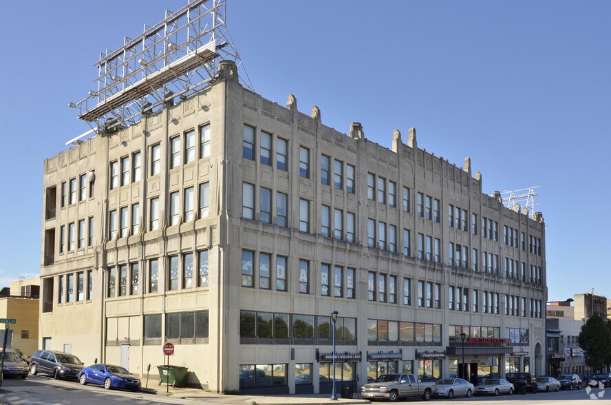 Primary Photo Of 6800-6816 West Chester Pike, Upper Darby Township Coworking Space