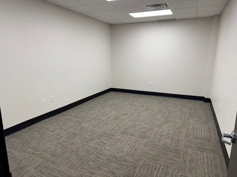 More Photos Of 808 W Indiana Ave, Midland Office For Sale
