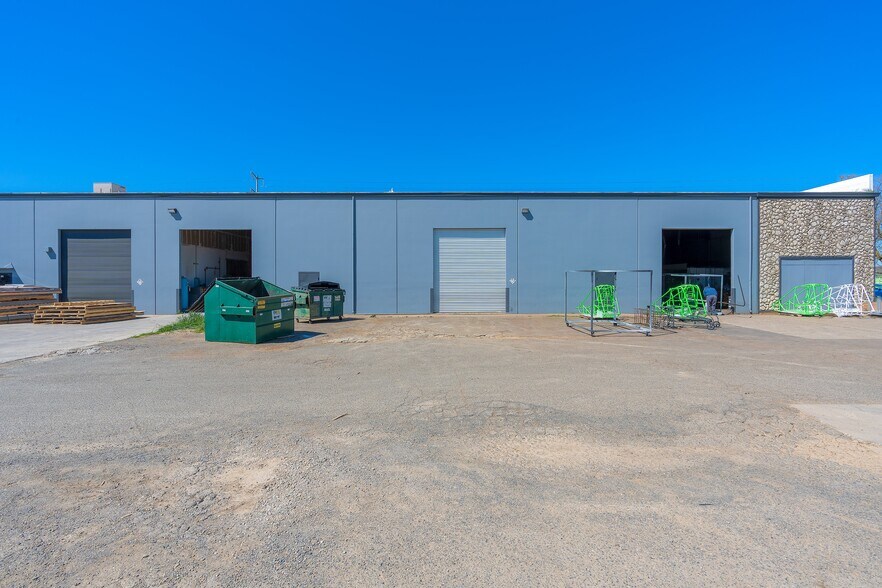 More Photos Of 3959-3971 Commerce Dr, West Sacramento Warehouse For Sale
