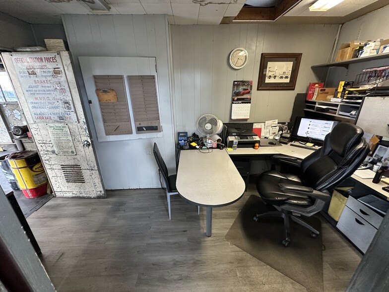 More Photos Of 4645 Whitney Ave, Sacramento General Retail For Sale