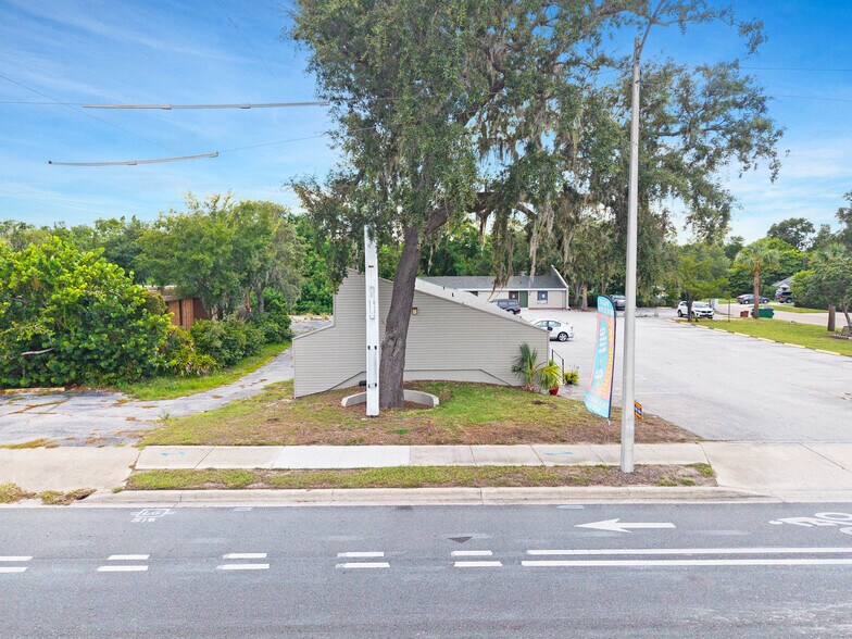 More Photos Of 2200 S Bay St, Eustis Office For Sale