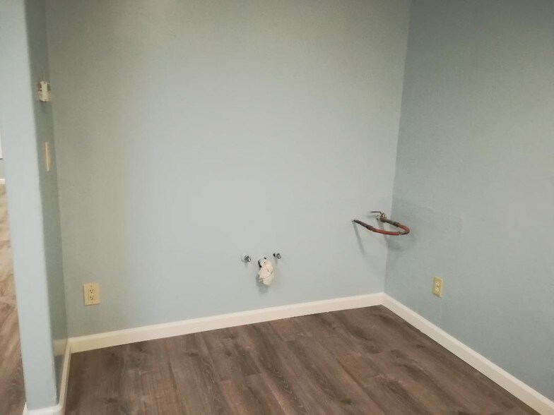 More Photos Of 557 Charles Ave, Seaside Storefront Retail Office For Lease