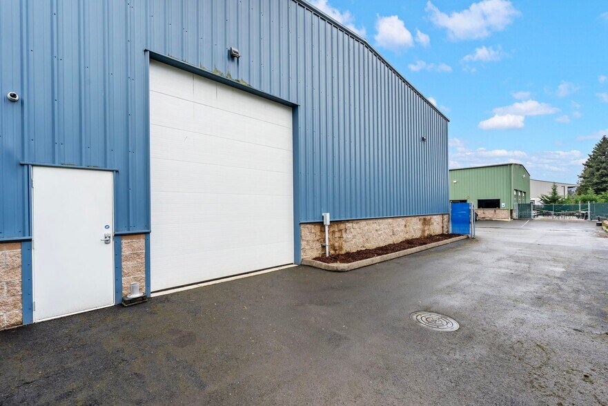 More Photos Of 421 C St, Washougal Warehouse For Sale