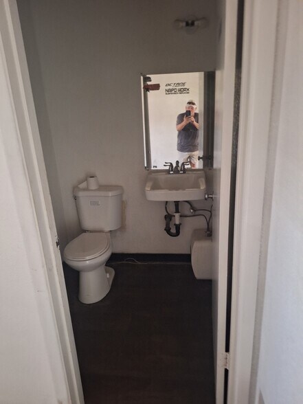 More Photos Of 3373 E Gila Ridge Rd, Yuma Warehouse For Lease