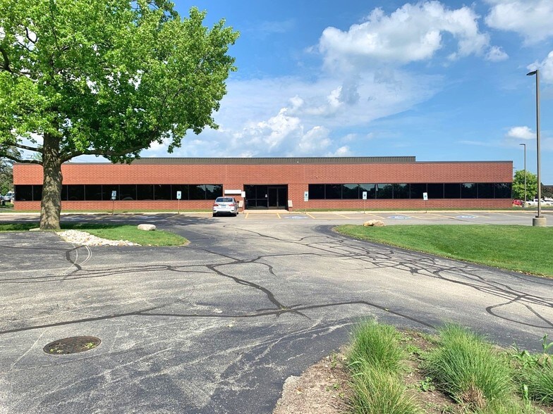 More Photos Of 2110 Fox Dr, Champaign Office For Sale
