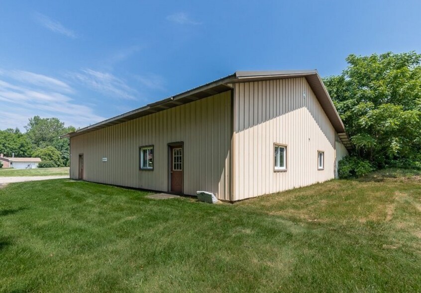 More Photos Of 6419 Lake Rd, Appleton Trailer Camper Park For Sale