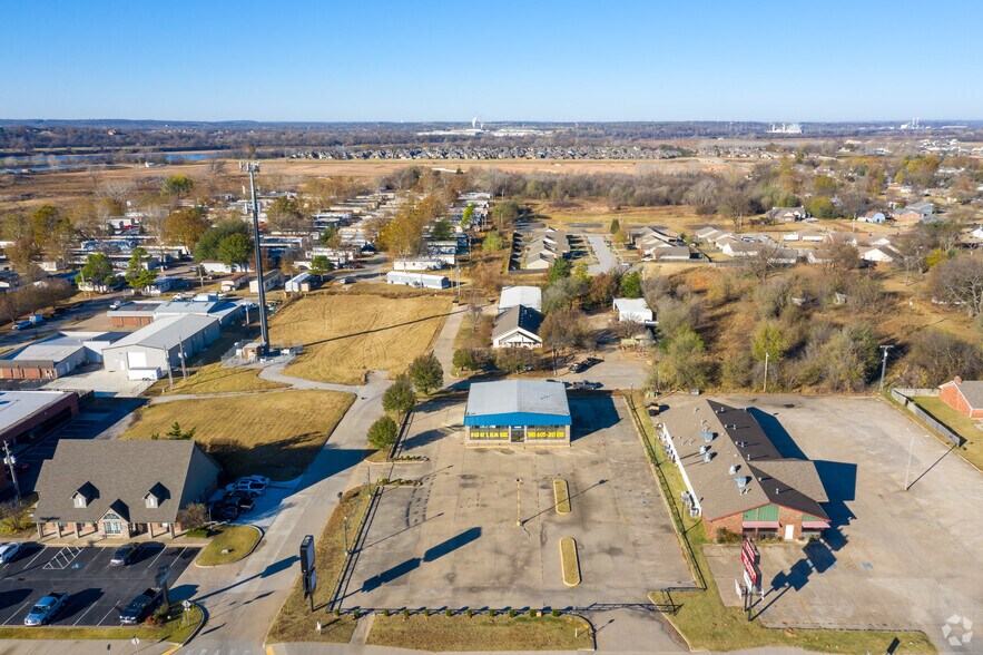 More Photos Of 13288 S Memorial Dr, Bixby Auto Dealership For Sale