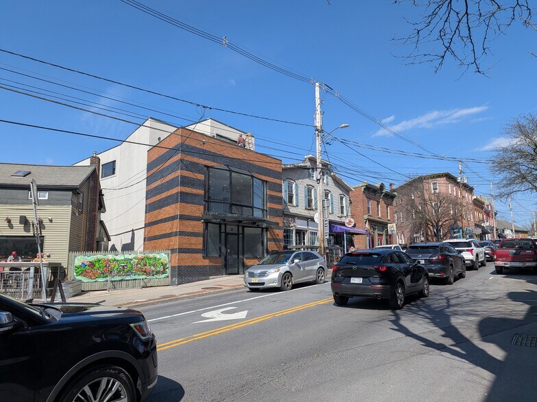 More Photos Of 51 Main St, New Paltz Flex For Lease