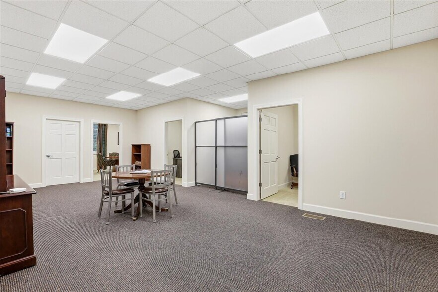 More Photos Of 2120 N Queen St, Kinston Office For Lease