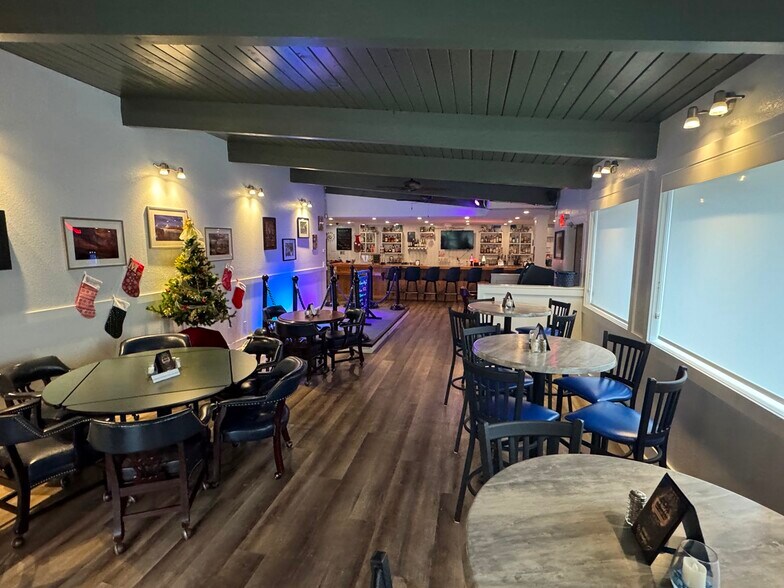 More Photos Of 3245 N Highway 101, Depoe Bay Restaurant For Sale