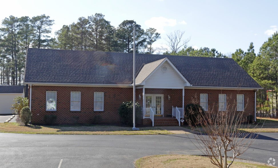More Photos Of 10300 Corporate Rd, Petersburg Office For Sale