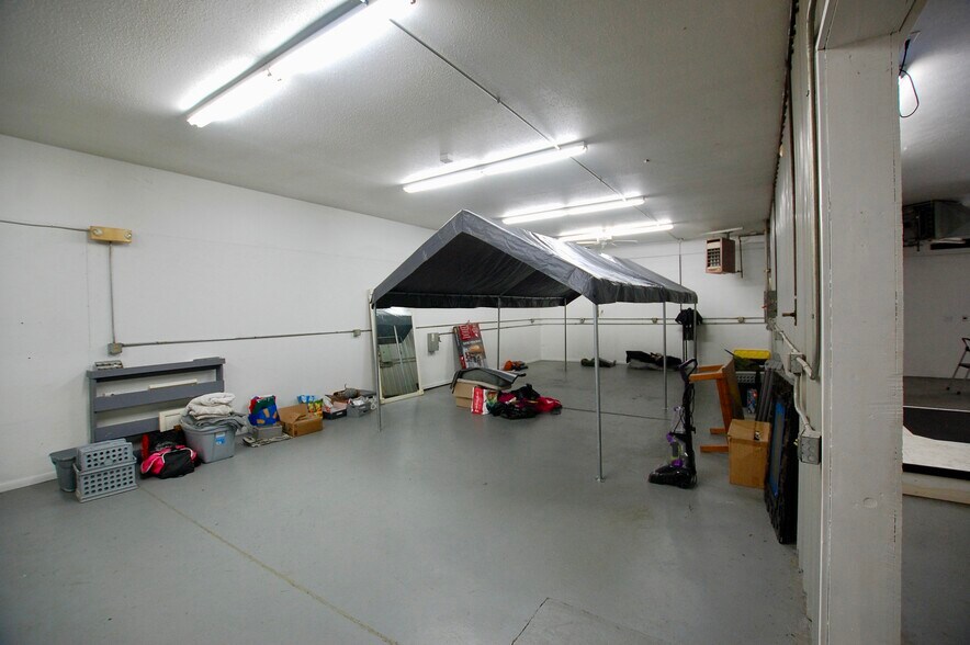 More Photos Of 35 Anderson Ave, Falconer Flex For Sale