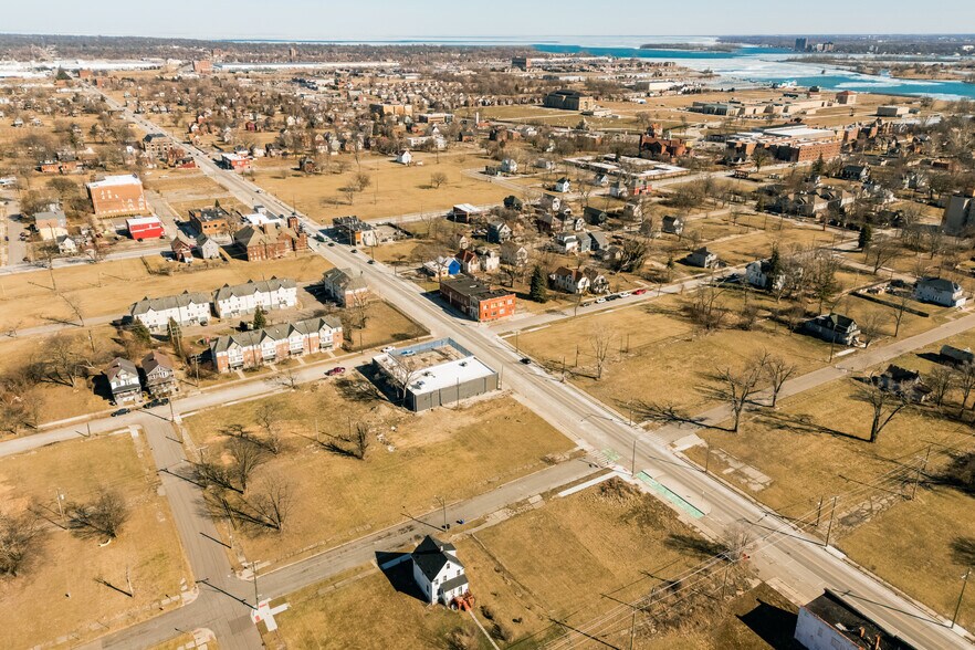 More Photos Of 8911 Kercheval ave, Detroit Land For Sale