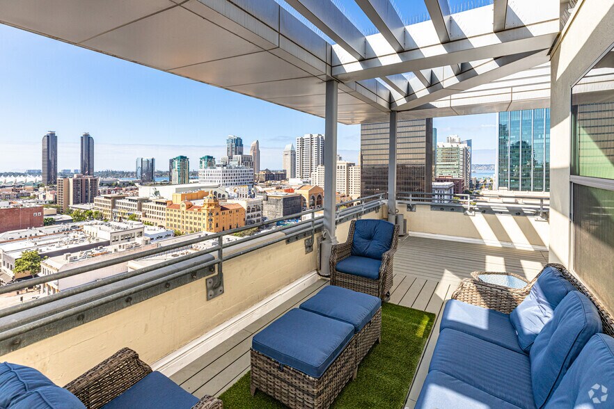 More Photos Of 1007 5th Ave, San Diego Apartments For Lease