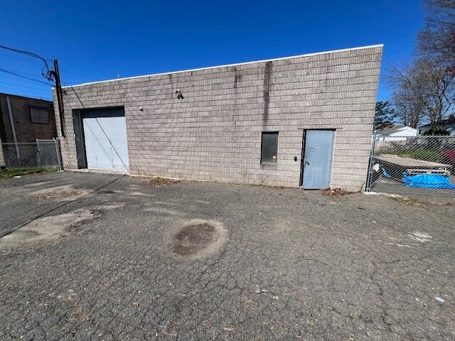More Photos Of 43 Grant St, Stratford Warehouse For Lease