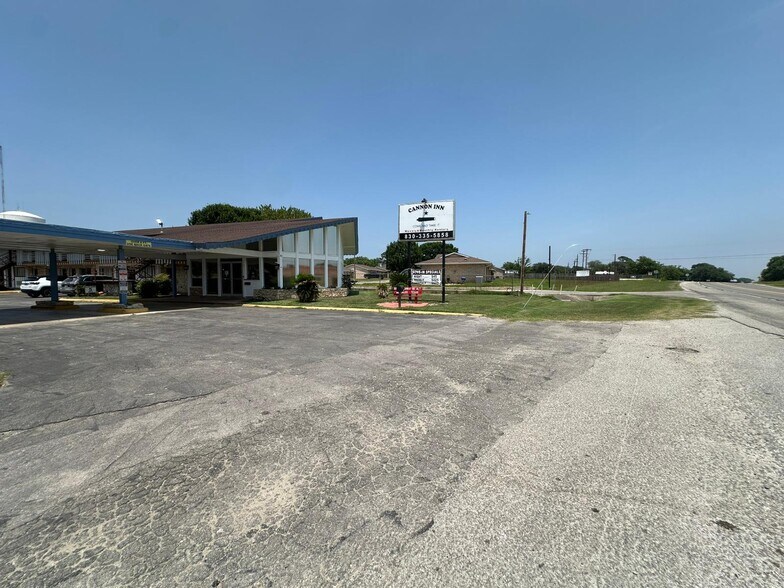 More Photos Of 3307 US Highway 90A E, Gonzales Hotel For Sale