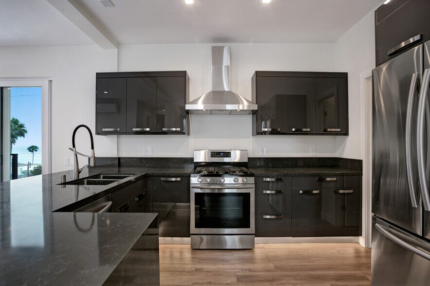 More Photos Of 621 Ramona Ave, Laguna Beach Apartments For Sale