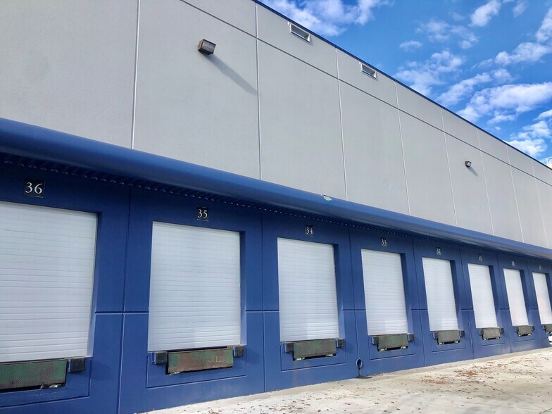 More Photos Of 320 Telfair Rd, Savannah Warehouse For Lease